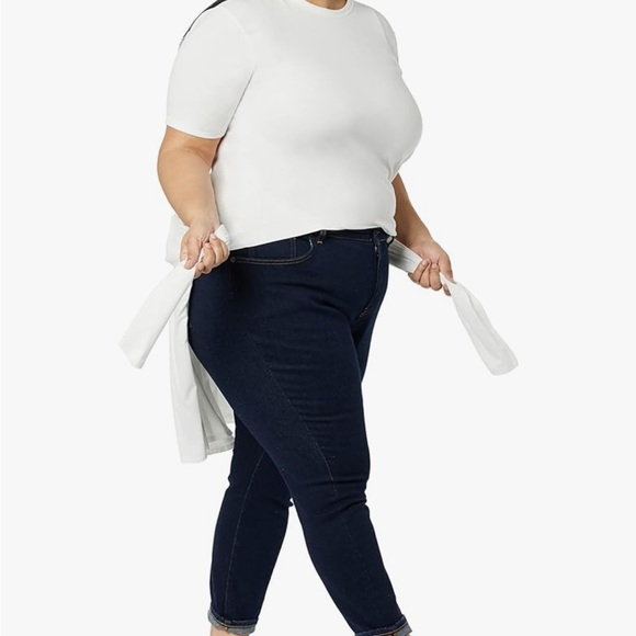 Amazon Essentials Women's Perfect Short-Sleeve T-Shirt Pack of 5 Small White Ts - Picture 5 of 5